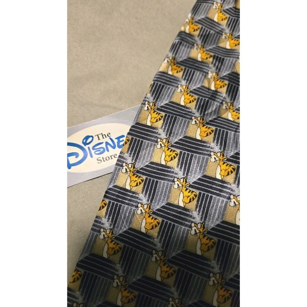 Disney Store Tigger 100% Silk Tie Handmade Korea Winnie the Pooh Necktie NWT